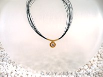 Collier aus schwarzem Pferdehaar mit Gelbgold und Brillant