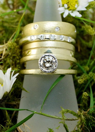 Ringe aus Gold mit Diamanten